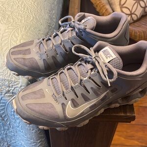 Nike Men's Athletic Shoes in Gray and White